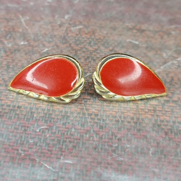 Vintage Jewelry - Vintage Tear Drop Red Enamel & Golden Trim Earrings.